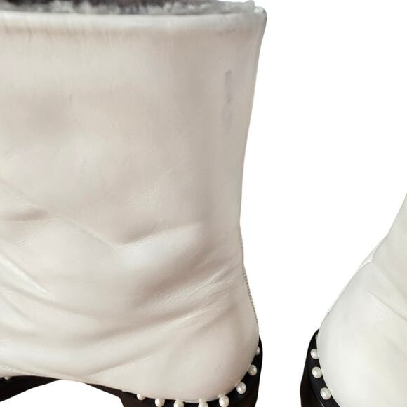 Stuart Weitzman White Shearling Pearl Embellished Studded Combat Boots Size 8 - Picture 10 of 11